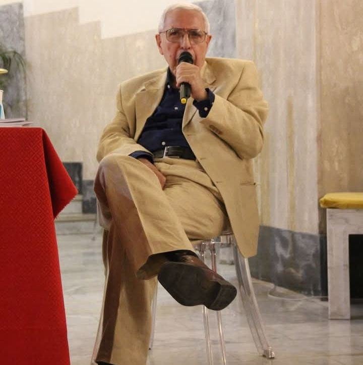 Vincenzo Acquaviva durante un incontro pubblico